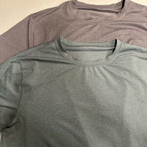 2 Vuori Performance Tees